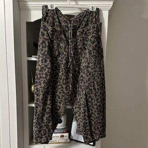 Leopard Print barrel leg Pants